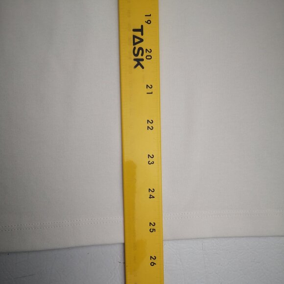 NWT Denver Hayes Ladies Size Large White V-neck Fitted 3/4 Sleeves T-shirt - Picture 13 of 13